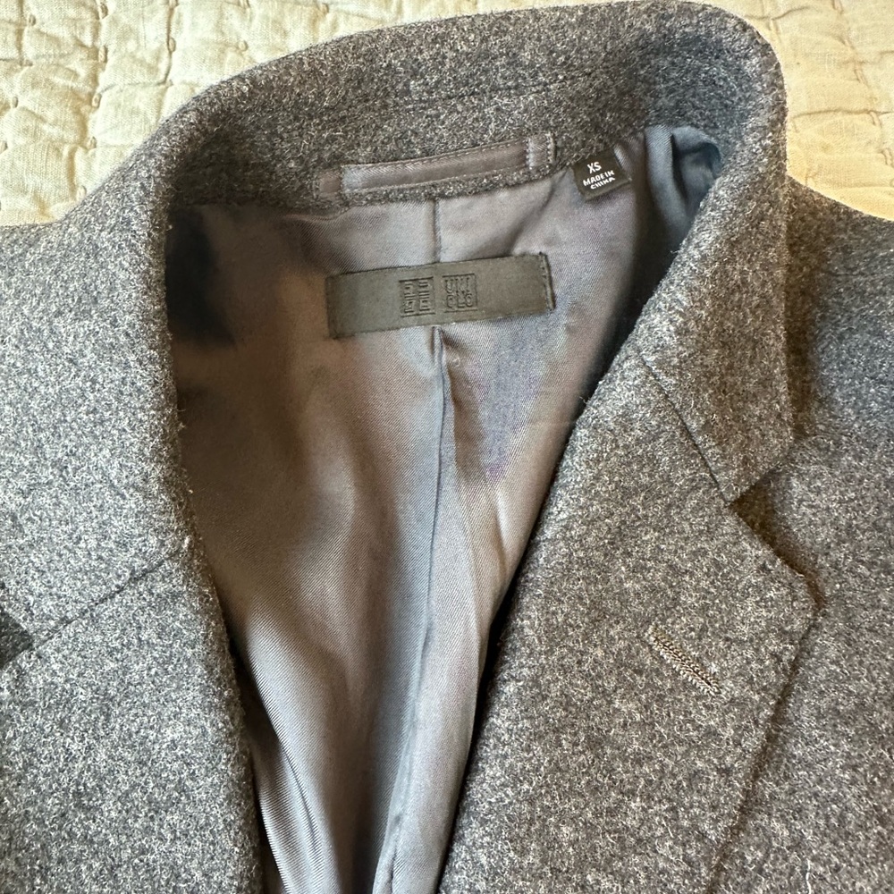 Uniqlo Men's Dark Gray Trench Coat View 4